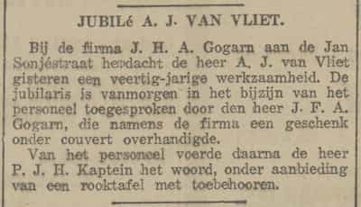 Artikel 'Jubilé A.J. van Vliet.' uit De Maasbode van 28 okt 1926
