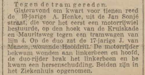 Artikel 'Tegen de tram gereden.' uit De tribune van 23 dec 1927