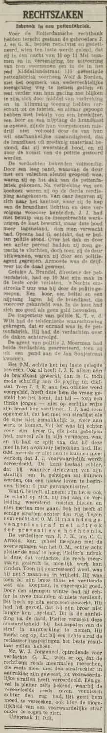Artikel 'Inbraak in een pettenfabriek.' uit  van  dec 
